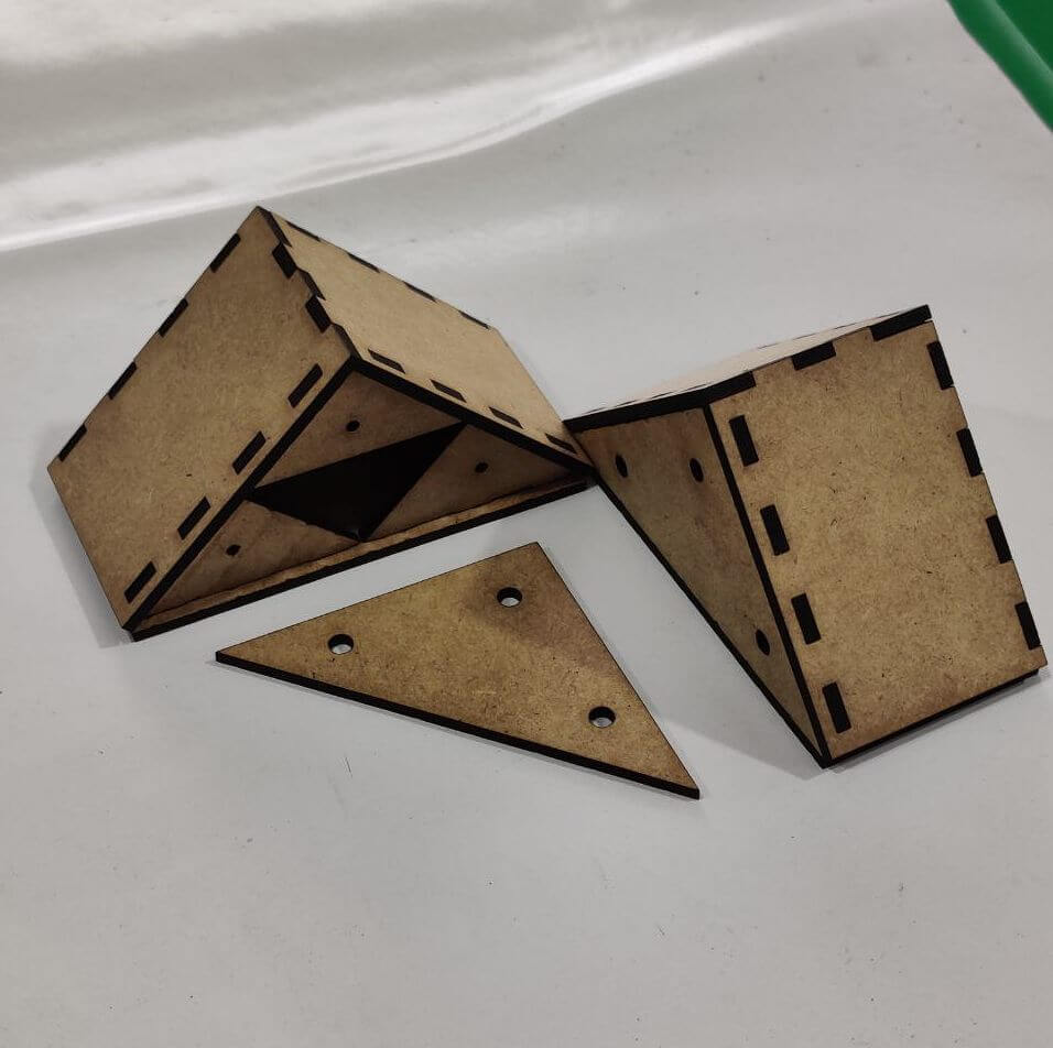 _images/TriangleLamp.jpg
